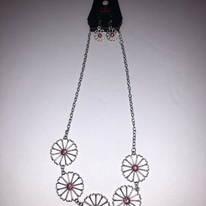 Poparazzi earring and necklace set!